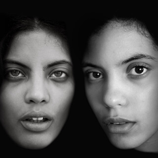 32_Ibeyi - Ibeyi_w320.jpg